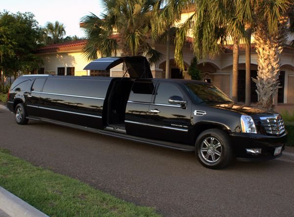 Luxury Cadillac limousine rental for weddings and events in Lahore