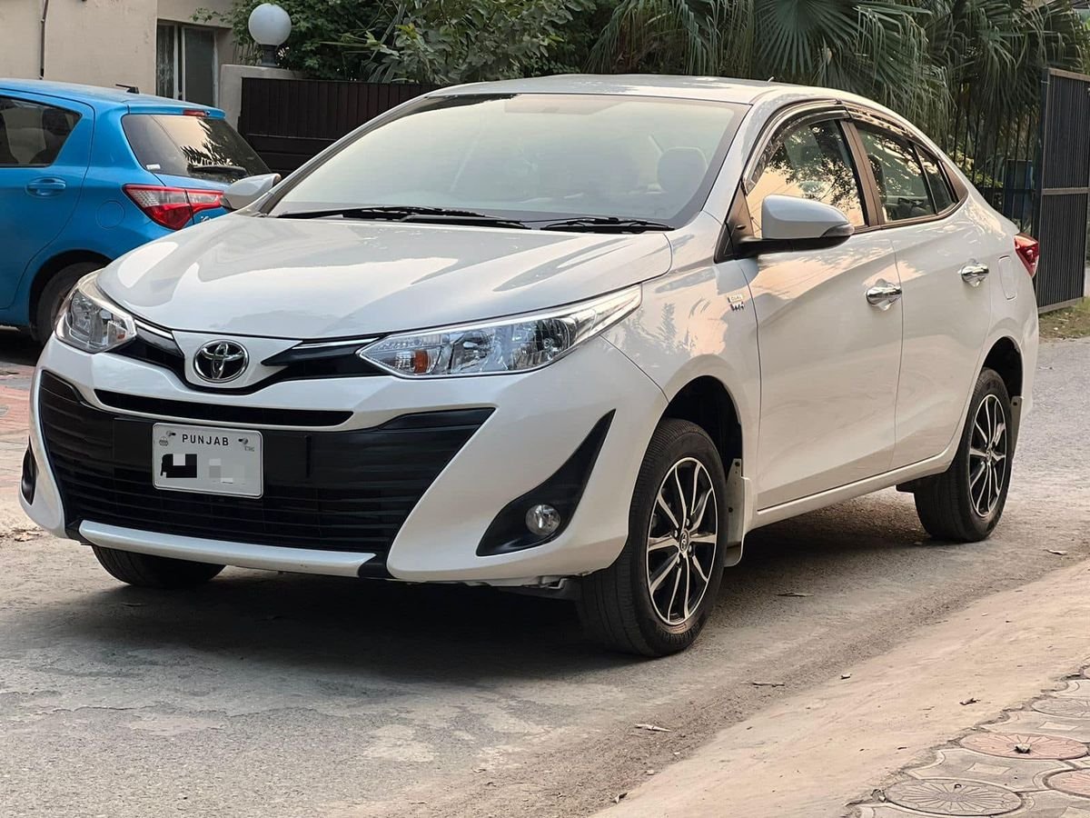 Toyota Yaris for daily car rental in Model Town Lahore