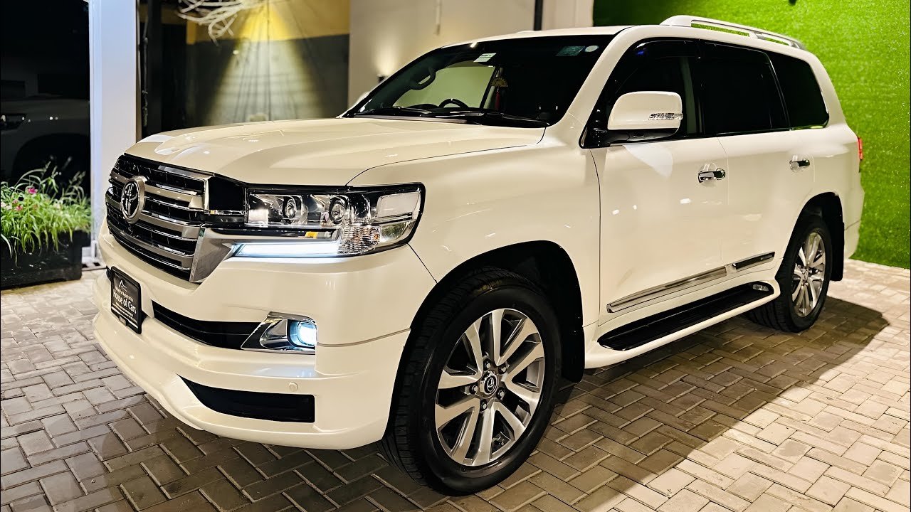 White Toyota Land Cruiser luxury SUV for rent in Lahore