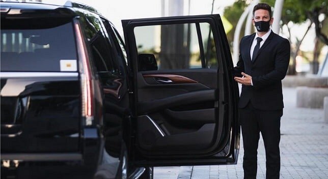 Luxury limousine and sedan rental in Lahore